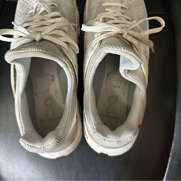 On Cloud Sneakers Size 8 - Picture 4 of 8